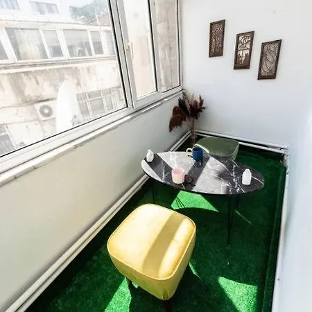 Kadikoey'de 4+1 12 Kisilik Istambul
